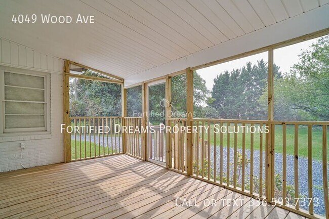 Foto del edificio - 4049 Wood Ave