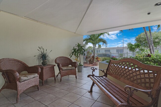 Foto del edificio - 8340 Harding Ave