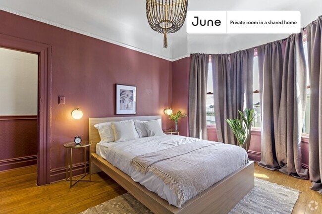 Building Photo - Private bedroom in 4 bed/1.5 bath Home