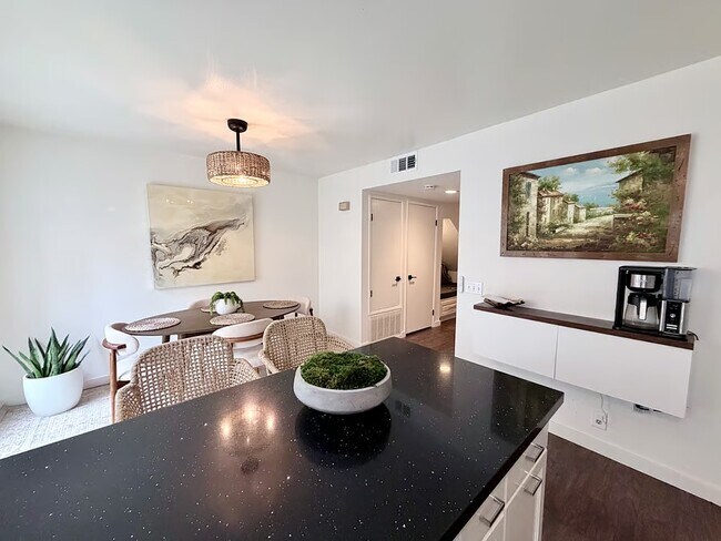 Foto del edificio - 177 N Singingwood St