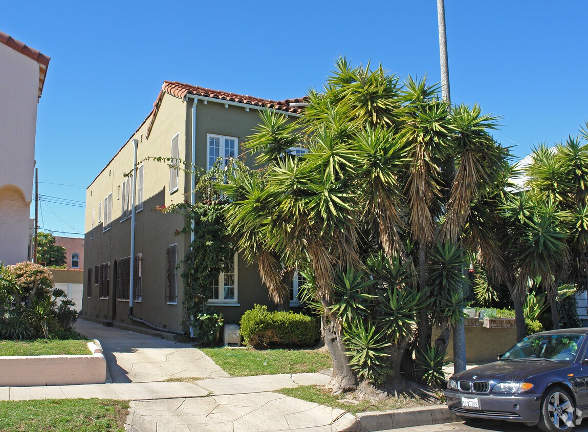 Foto del edificio - 325 N Gardner St