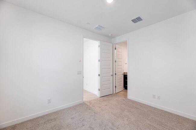 Building Photo - Brand New luxurious Model Home with 2 Master Suites in Warner Meadow
