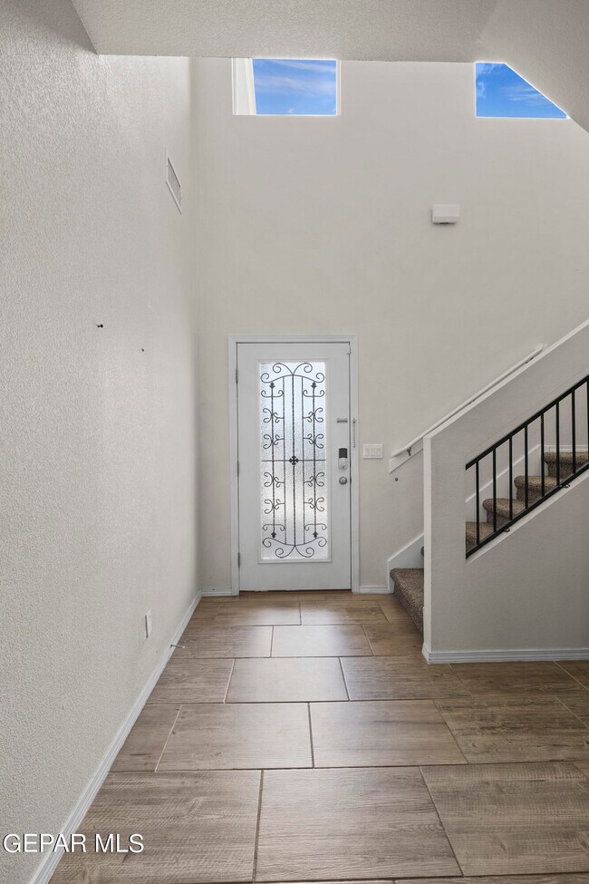 Foto del edificio - 1088 Nepal Sky St