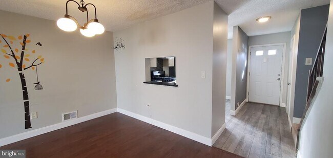 Foto del edificio - 44 O'Neill Ct