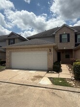 Building Photo - 2910 Meadowglen Cove