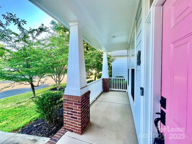 Foto del edificio - 1205 Gainsborough Dr