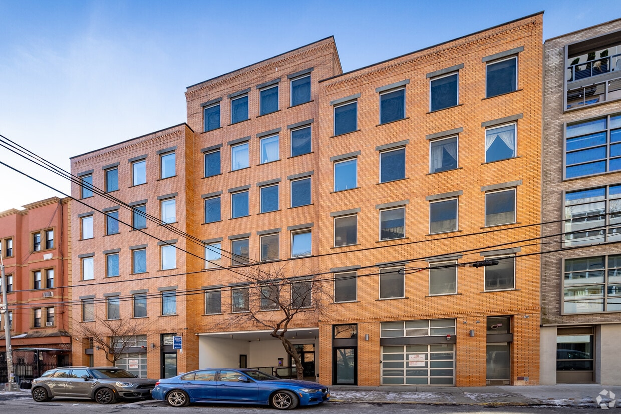144-148 North 10th Street - 144-148 N 10th St