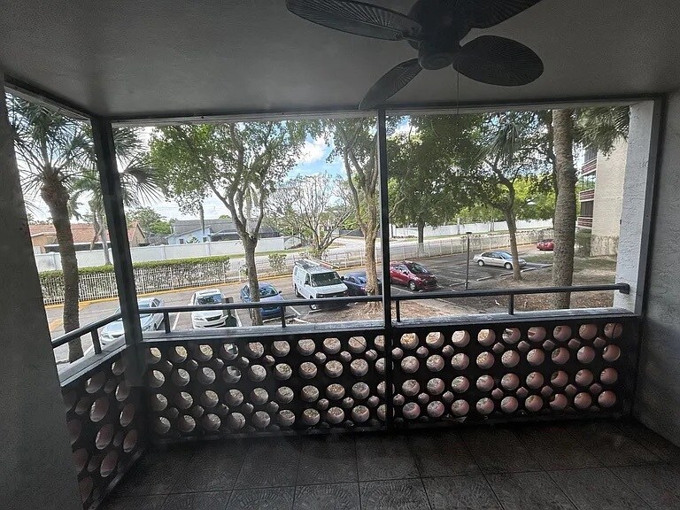 Foto del edificio - 4222 Inverrary Blvd