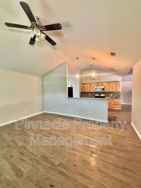 Foto del edificio - 2205 Johnson St