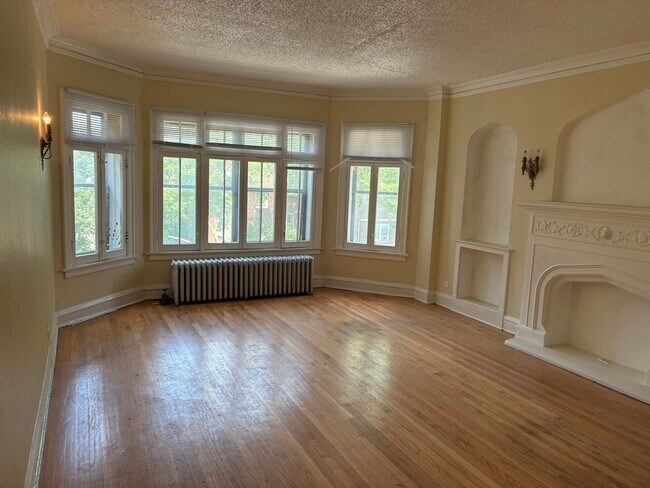 Foto del edificio - 8131 S Kingston Ave