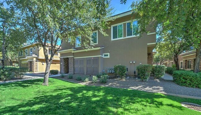 Building Photo - COMING SOON! Adorable 2 Bed 2 Bath in Downtown Phoenix