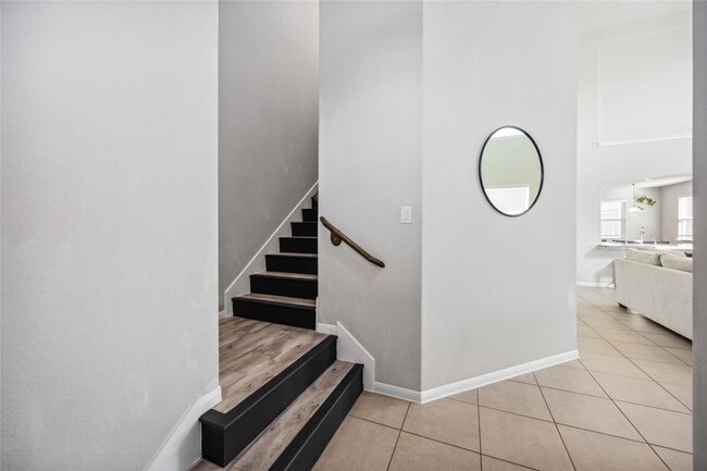 Building Photo - 5914 Prince Pl Dr