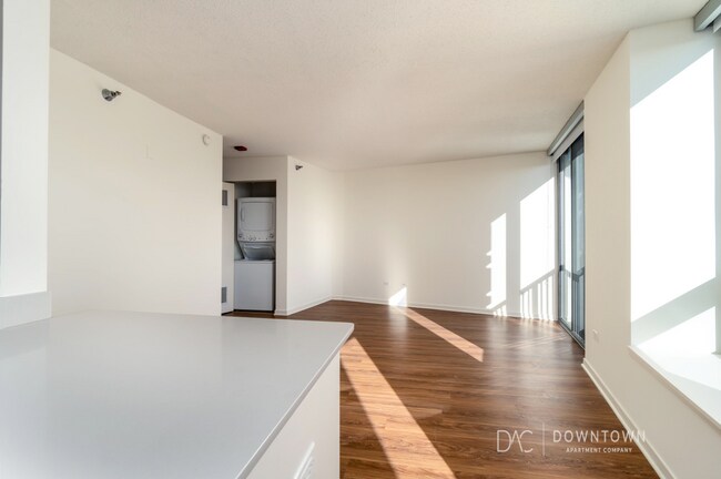 Foto del edificio - 729 N Kingsbury St