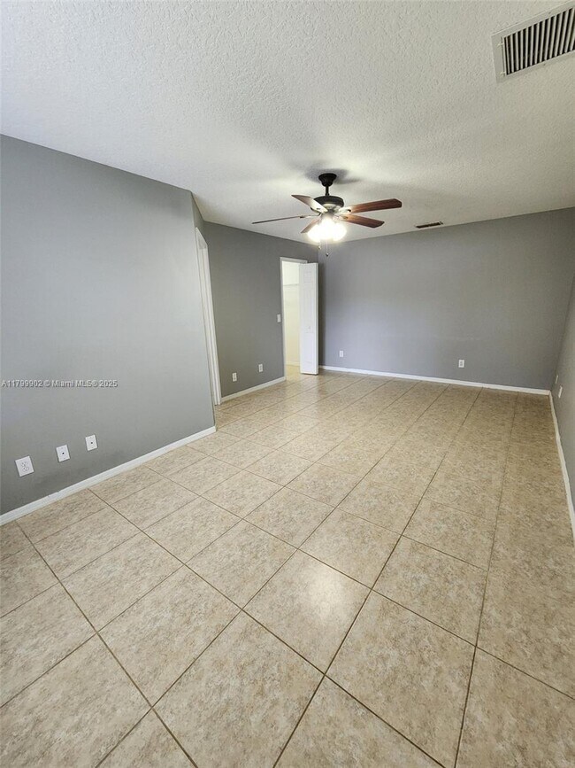 Foto del edificio - 316 SW Kestor Dr