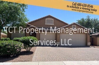 Building Photo - 1319 E Jardin Dr