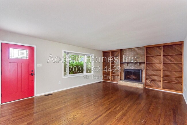 Building Photo - 210 S 26th St