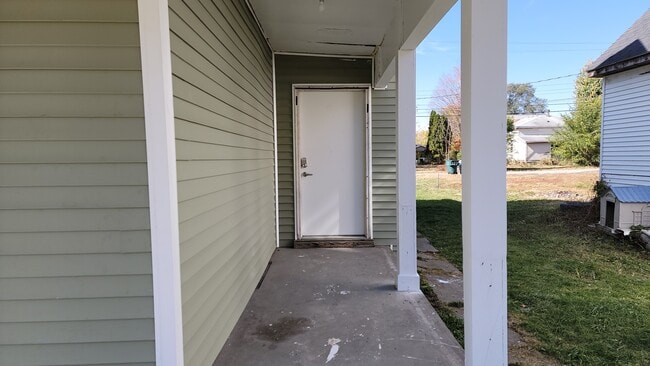 Building Photo - 2119 S Walnut St