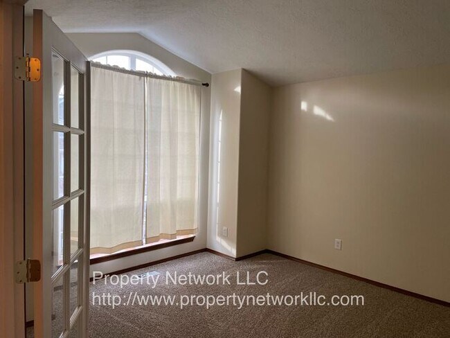 Building Photo - Outstanding 3 Bedroom Gresham Home