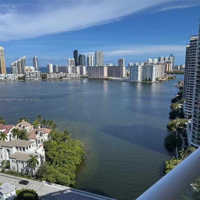 Building Photo - 6000 Island Blvd