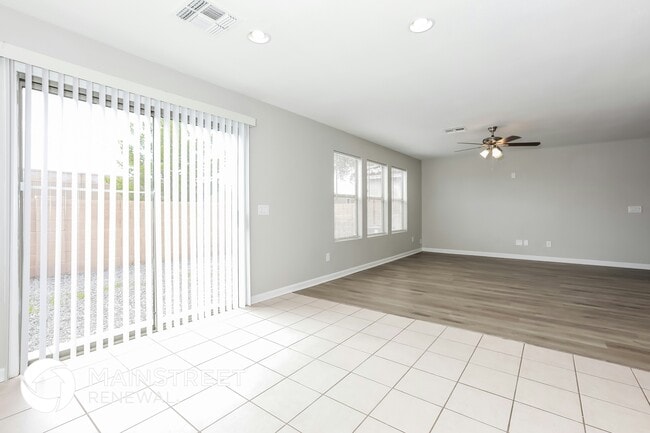 Building Photo - 1566 S Danielson Way