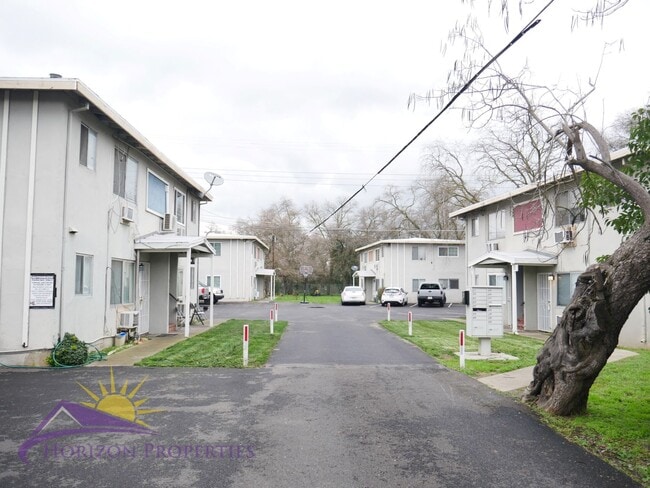 Building Photo - 1617 Arcade Blvd