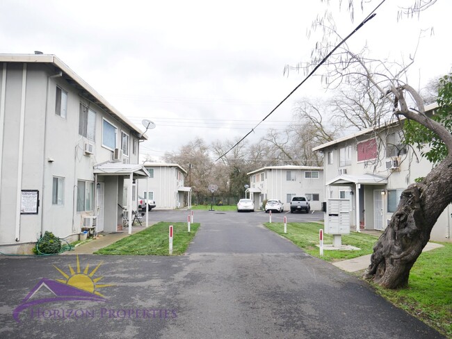 Building Photo - Cozy 1 Bed 1 Bath 700sqft Fourplex in Nort...
