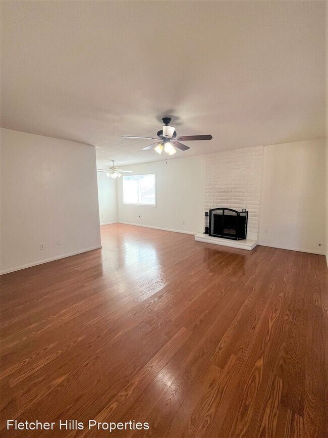 Foto del edificio - 3 br, 2 bath House - 9522 Mast Blvd