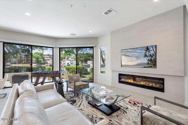 Building Photo - 8989 E Gainey Ranch Rd