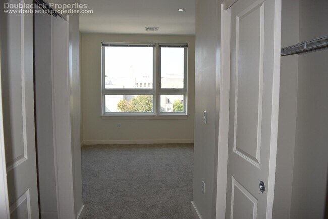 Foto del edificio - 180 Eastern Ave