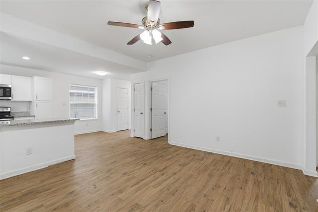 Foto del edificio - 227 W Murray St