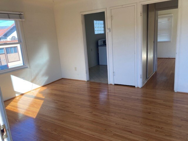 Building Photo - 1215A Peach St