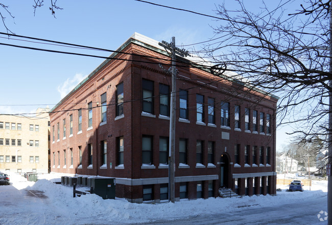 Building Photo - 10 Merrymount Rd