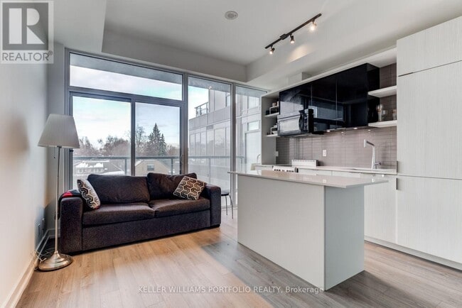 Building Photo - 6 Parkwood Ave