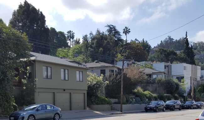 Street View - 2132 Griffith Park Blvd