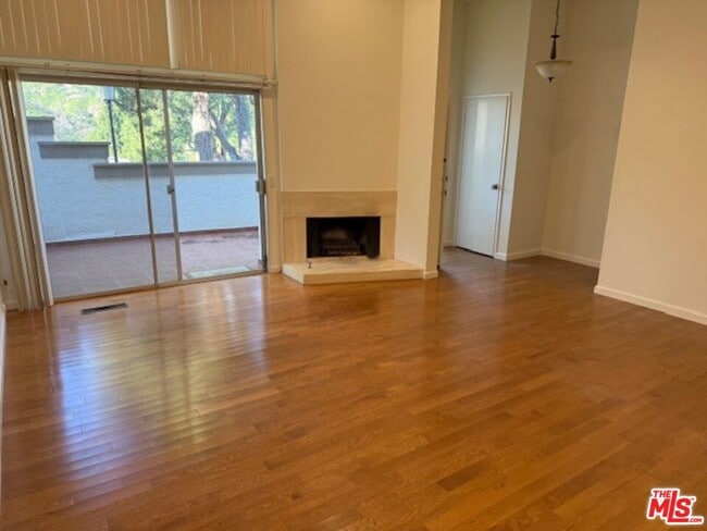 Foto del edificio - 17142 Palisades Cir