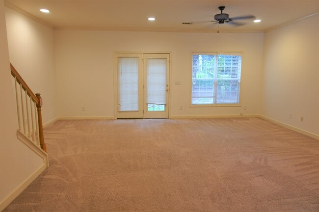 Building Photo - 204 Ashby Dr