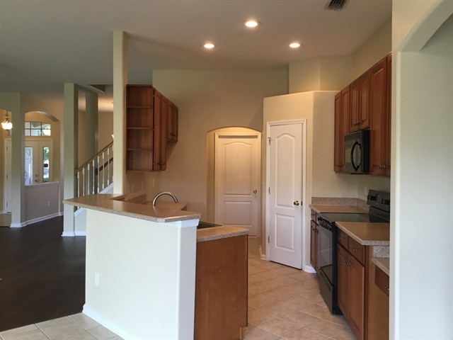 Building Photo - 2024 Chaucer Ln
