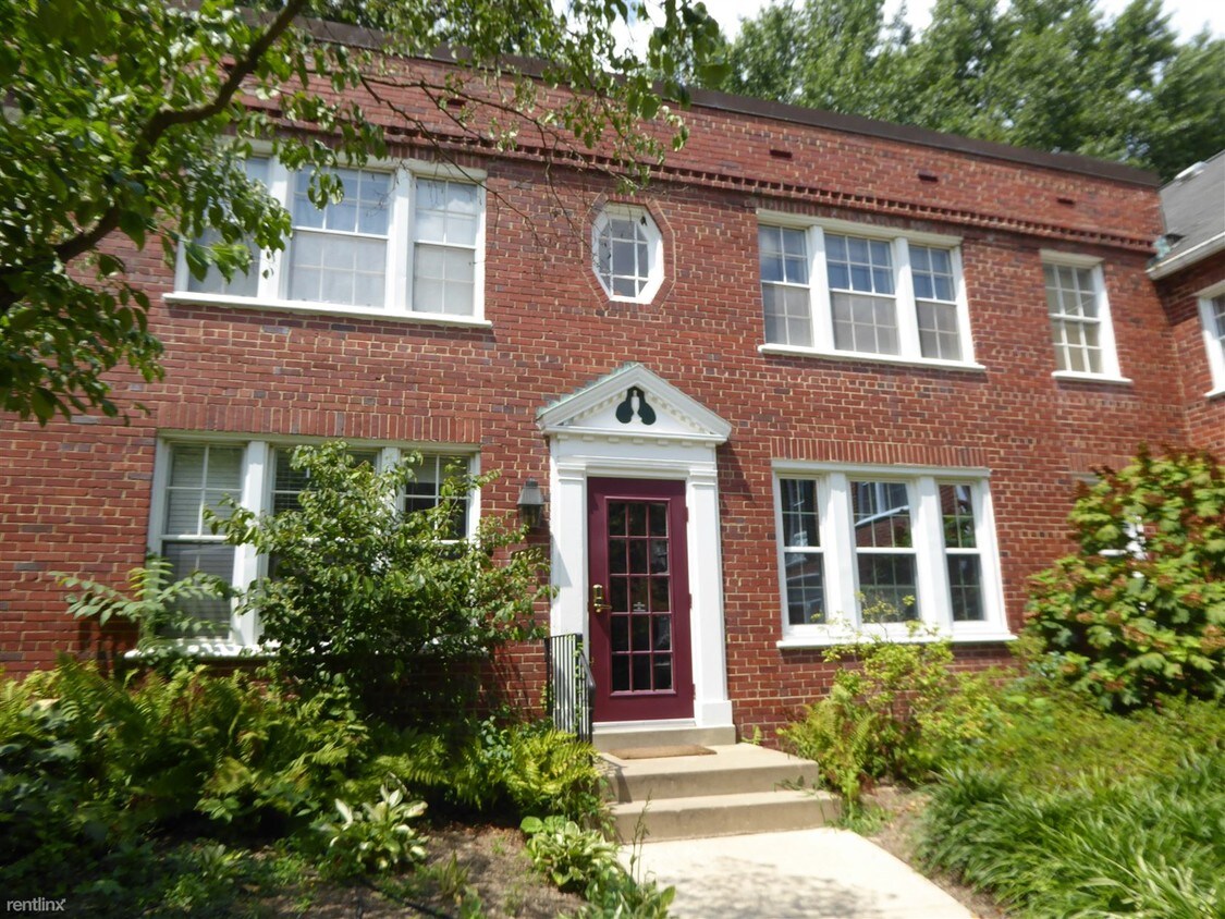 Primary Photo - 1922 N Rhodes St