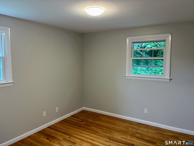 Foto del edificio - 8 Canterbury Ln