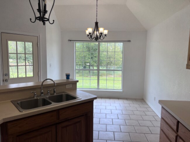 Building Photo - 5023 Guadalupe Ct
