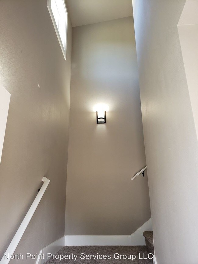 Building Photo - 2 br, 1 bath House - 5428 N 49th St  Unit B