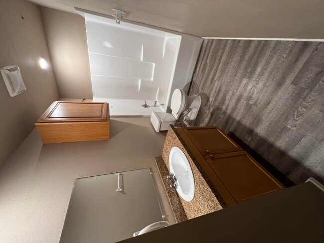 Foto del edificio - 2914 E Cornell St