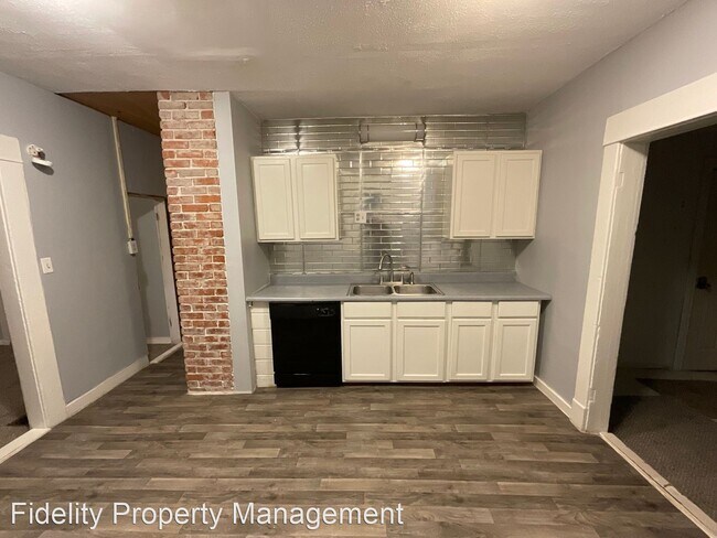 Building Photo - 4 br, 2 bath House - 701 E. Normal St