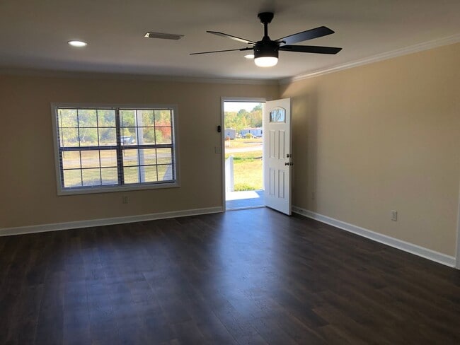 Foto del edificio - 2016 Iris Rd