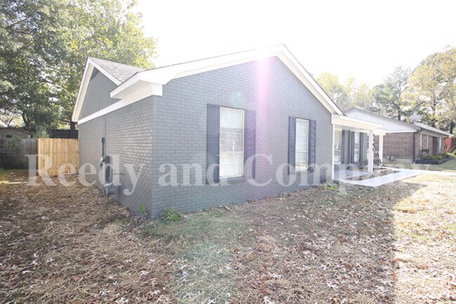 Foto del edificio - 4106 Silverleaf Rd