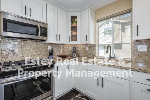 Foto del edificio - Benicias Beautiful Portside Village Townhouse