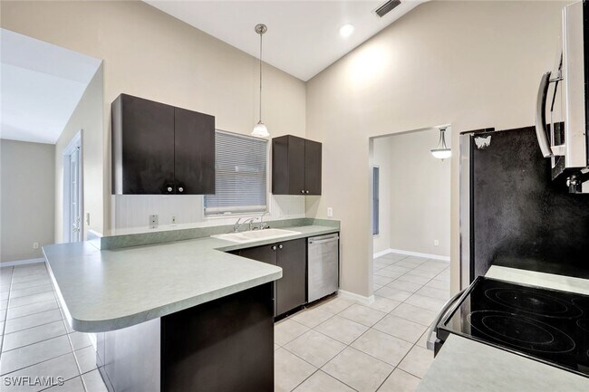 Foto del edificio - 18554 Olive Rd