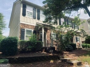 Building Photo - 236 Center Park Ln
