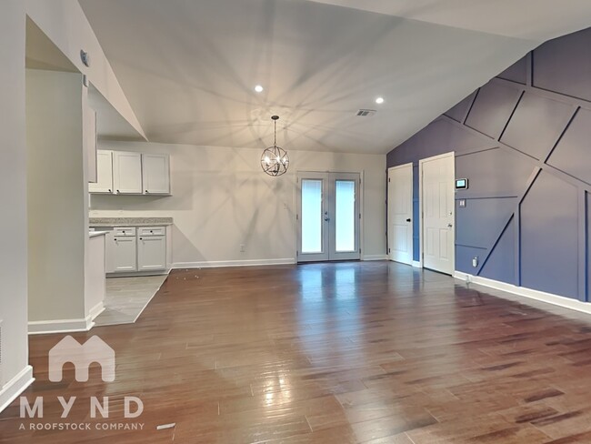 Building Photo - 5581 Aspen Dr