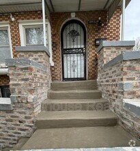 Building Photo - 2685 Adams St